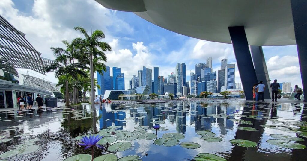 シンガポール、「スウィフトノミクス」でGDP増