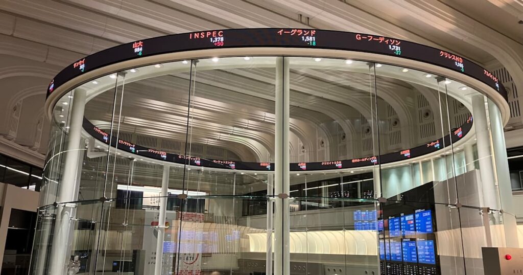 株主還元銘柄にマネー ローツェが急騰、強まる個別物色