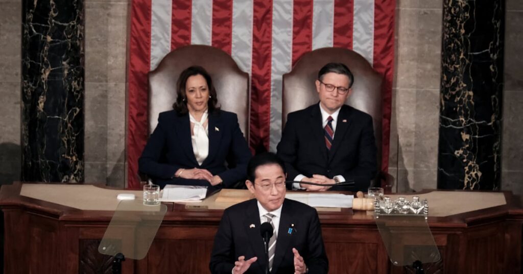 米メディア、議場内の温度差指摘 岸田首相の演説巡り