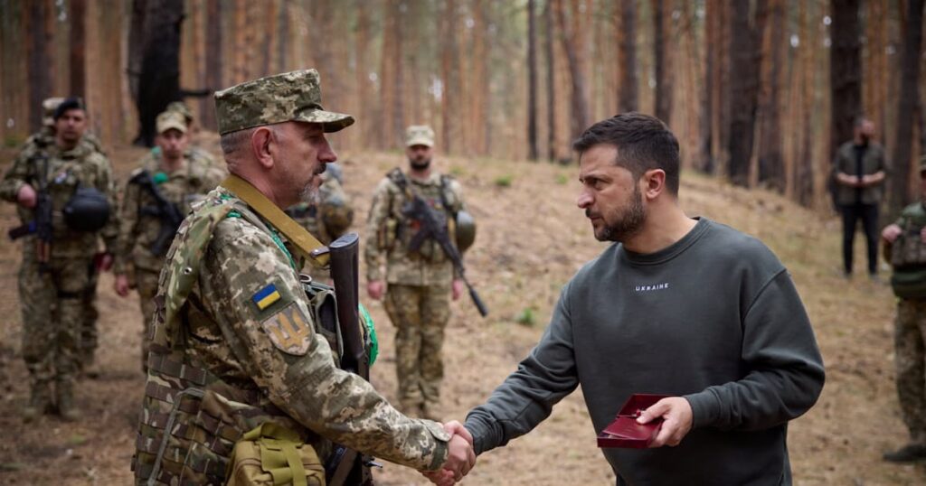 ウクライナ、兵士確保へ動員態勢再構築 法案可決