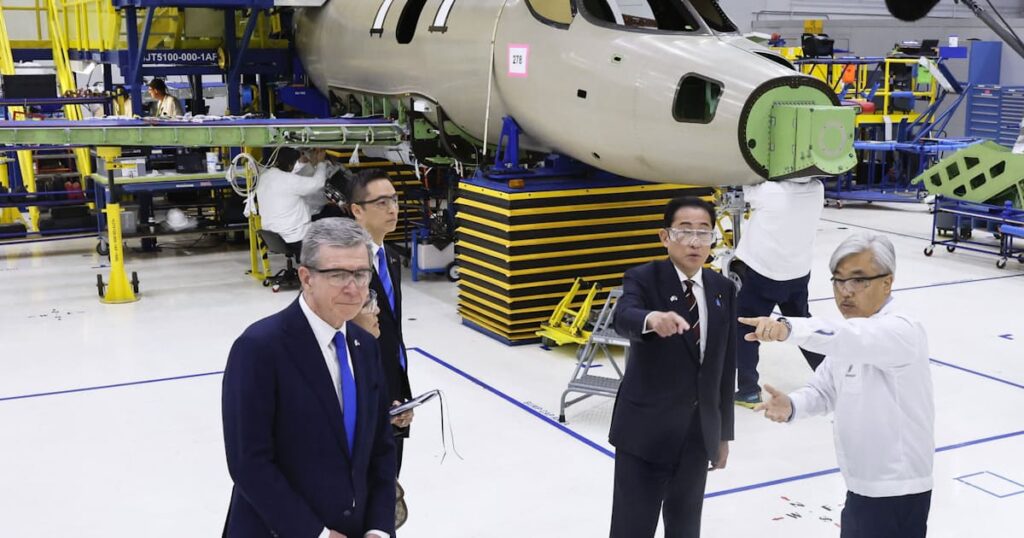 最大の対米投資、日米関係の土台に 首相がトヨタ視察