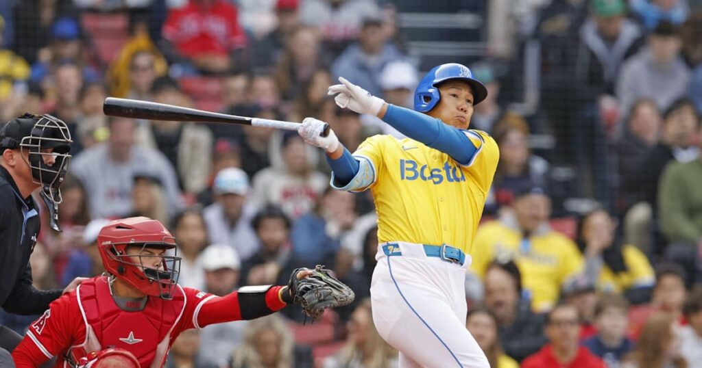 吉田正尚2安打2打点 前田健太、2失点好投も勝利ならず