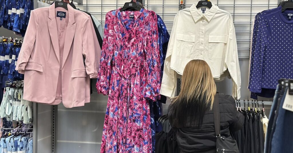 3月の米小売売上高0.7%増、予想上回る 雇用が下支え