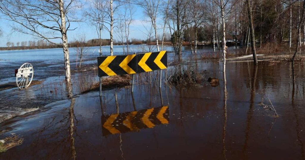 フィンランド西部で洪水の水位が上昇し、住民が避難 | フィンランド西部で洪水が増水、住民が避難イールニュース