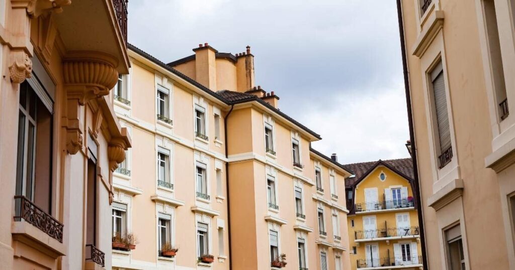 スイス人の45％が住宅所有権を廃止