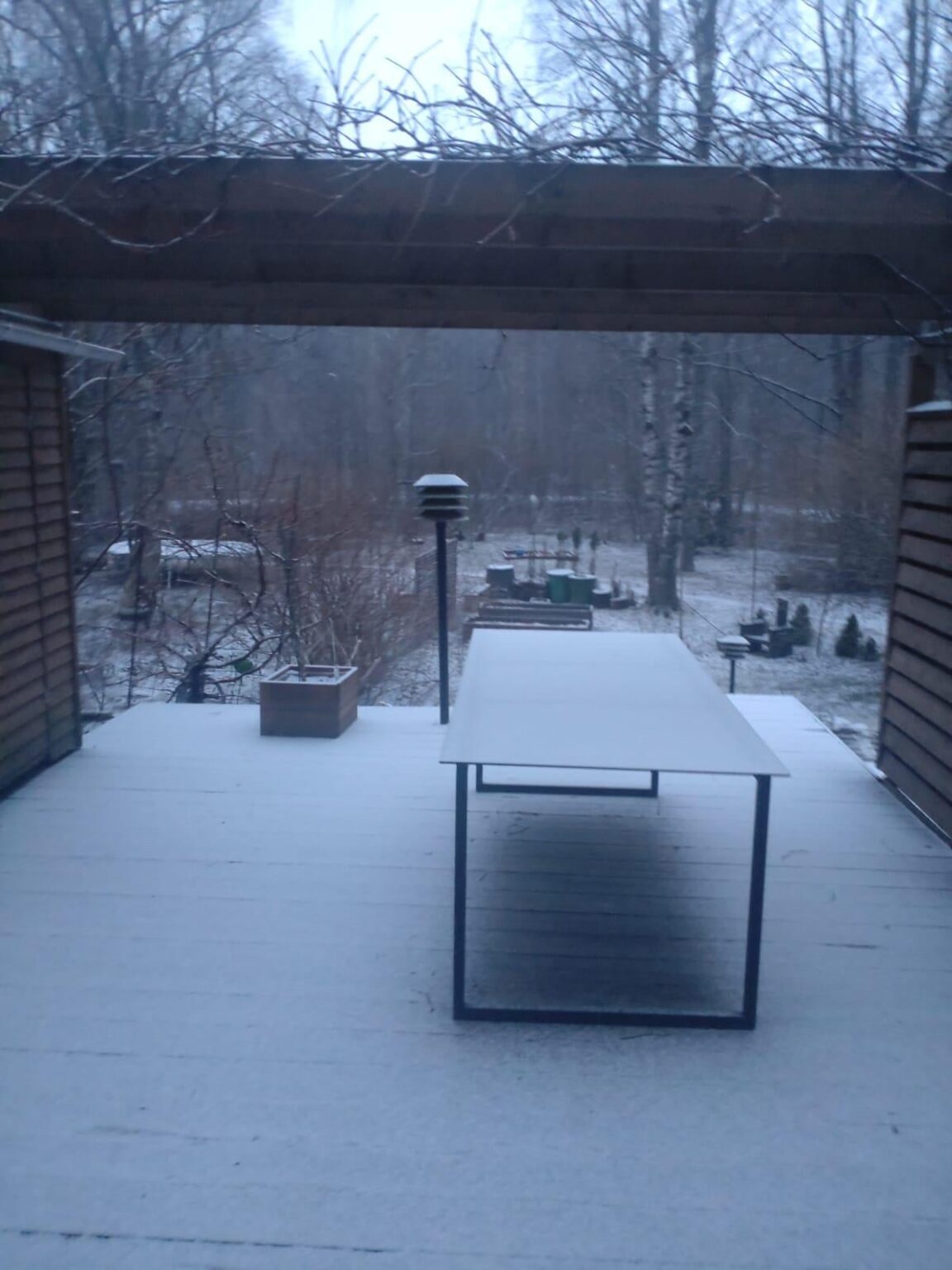 ちょうど私が雪を除いていたように、もう雪はありませんでした
