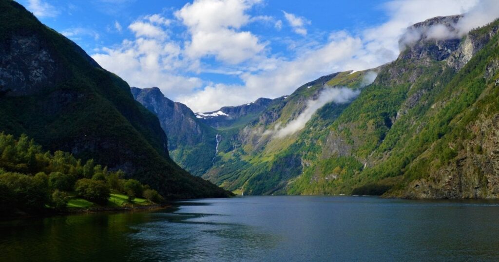 夏の終わりのノルウェー旅行: 急いで探検するか、のんびり発見するかの選択