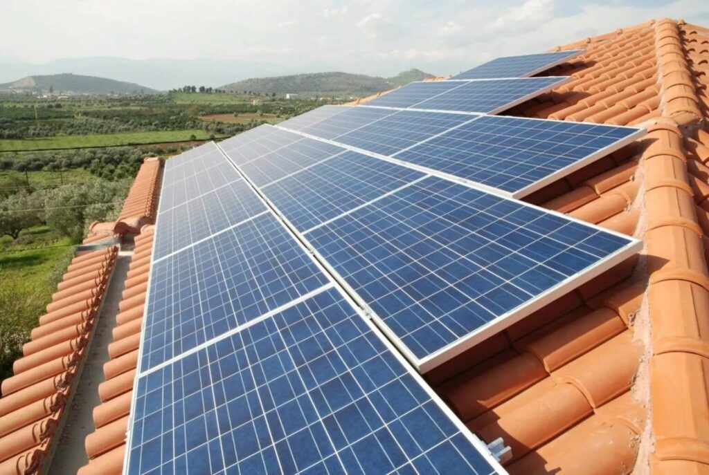 EAC は、送電網が過負荷にならないように、ちょうど 6 世帯を太陽光発電から切り離しました。