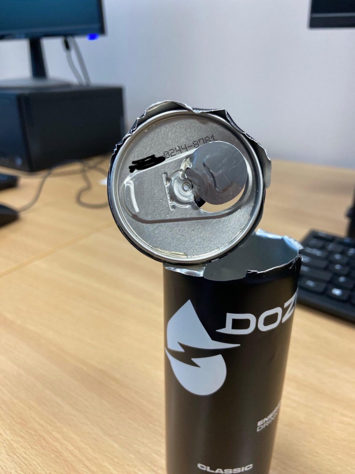 皆さん...Buddy の DOZE 缶にコードがあります!!!