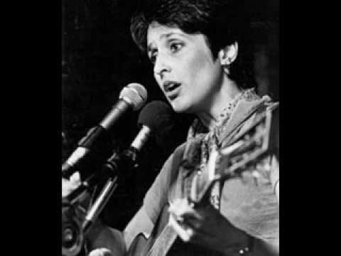 1988年、アメリカのフォーク女王ジョーン・バエズは、ビルボで満員のバスク人聴衆に向かって「チョリア・チョリ」を歌った。 これはおそらくバスク語で最も有名な歌であり、バスク国内では事実上の国歌であると考えられています。