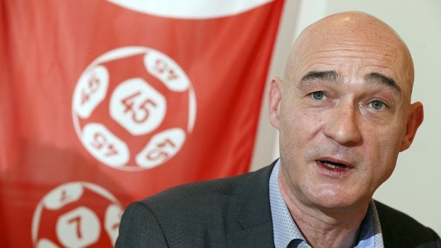 ジャニー・ヘクCEOの言動に関する全国宝くじでの調停