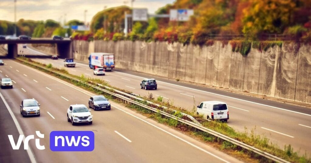 毎年、2,000人のドライバーが中央車線を走行し続けると罰金を科される：「危険で禁止されている」