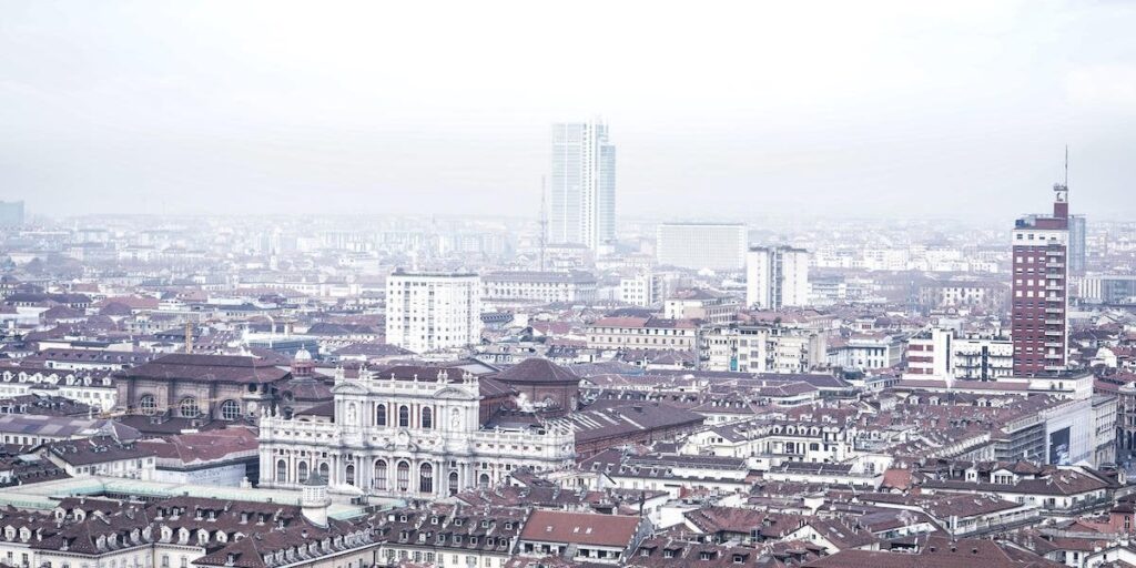 トリノ市、屋外禁煙を導入 写真1枚 国際ニュース：AFPBB News