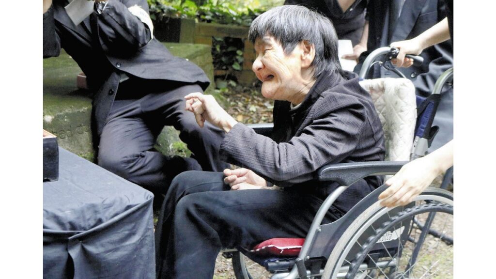 [ニュース] 水俣病の胎児性患者・坂本しのぶさん「水俣病は終わっていない」…「乙女塚」で慰霊祭