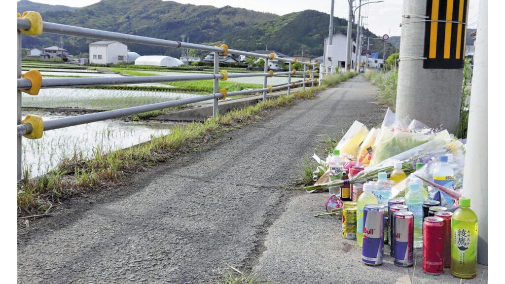 [ニュース] レジャー帰りの若者３人死亡事故から１週間…車が対向車線にはみ出した可能性、署が原因を捜査