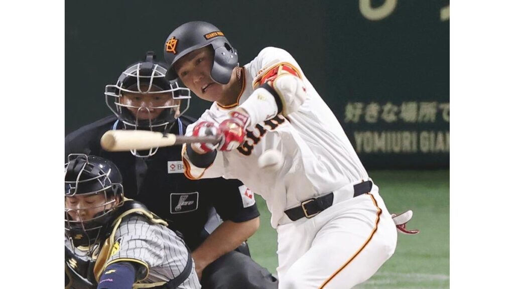 [プロ野球] 「がむしゃらに戦おう」と巨人が円陣、先制打の坂本がミスターに並ぶ記録