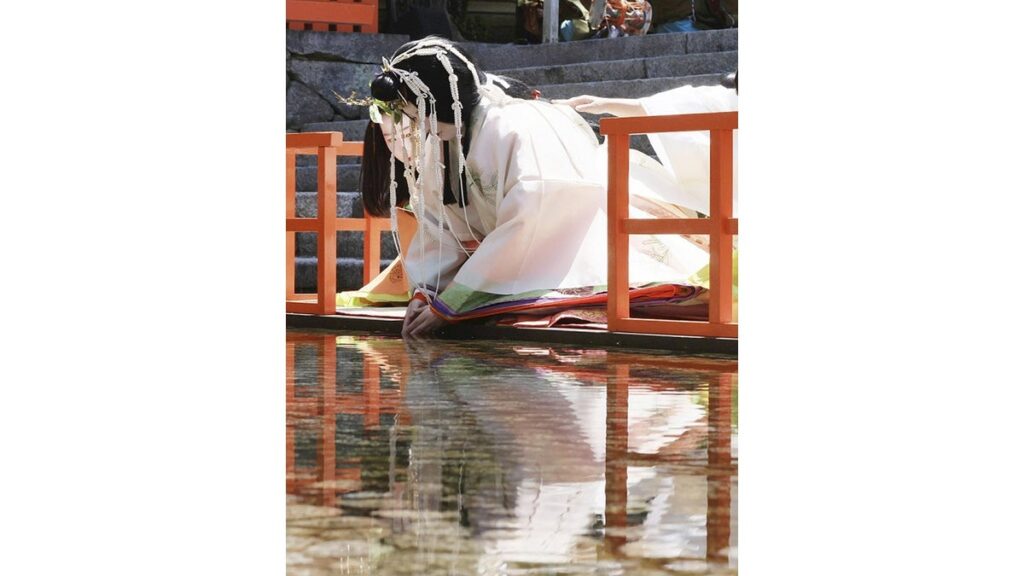 [ニュース] 斎王代、清らかに…京都・葵祭「御禊の儀」