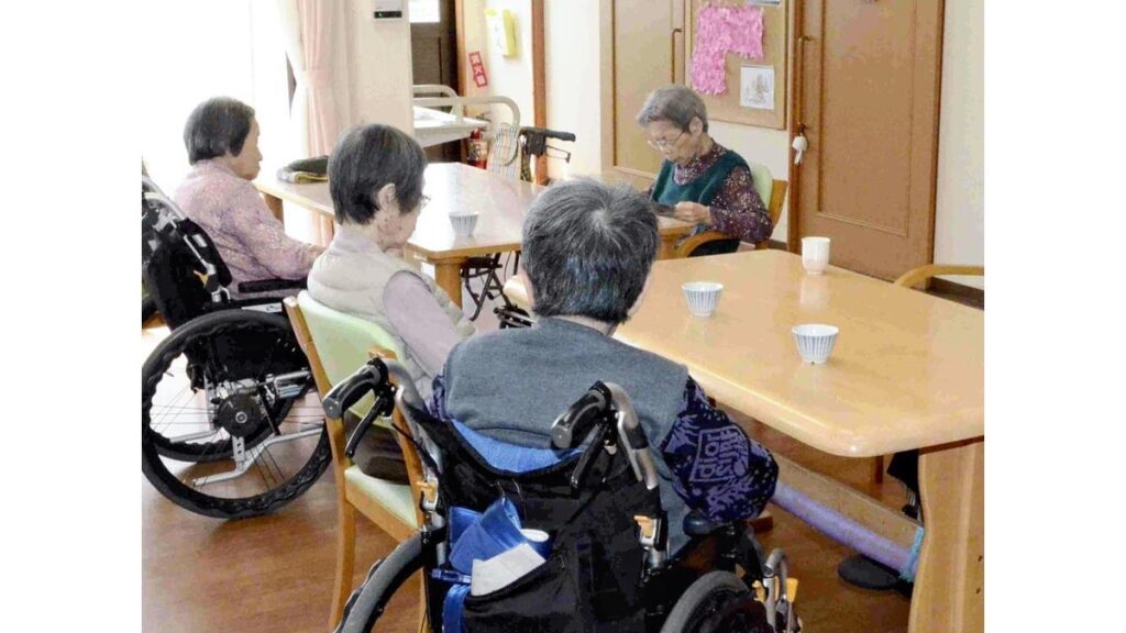 [社会] 高齢者７人に１人が認知症へ、行方不明は１０年で倍増…求められる見守りや活躍の場