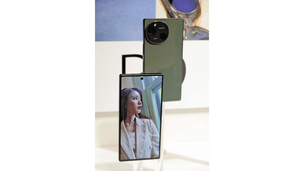 [ニュース] シャープのＡＩスマホ、留守電を要約して文字表示・カメラ任せでピント外さず…新機種発表