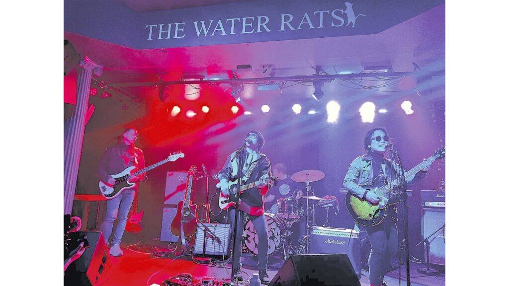 [音楽] 日本ではぼぼ無名、富山出身の兄弟バンドが全英チャート８位…ＣＤ一時売り切れ状態でＳＮＳでも大反響