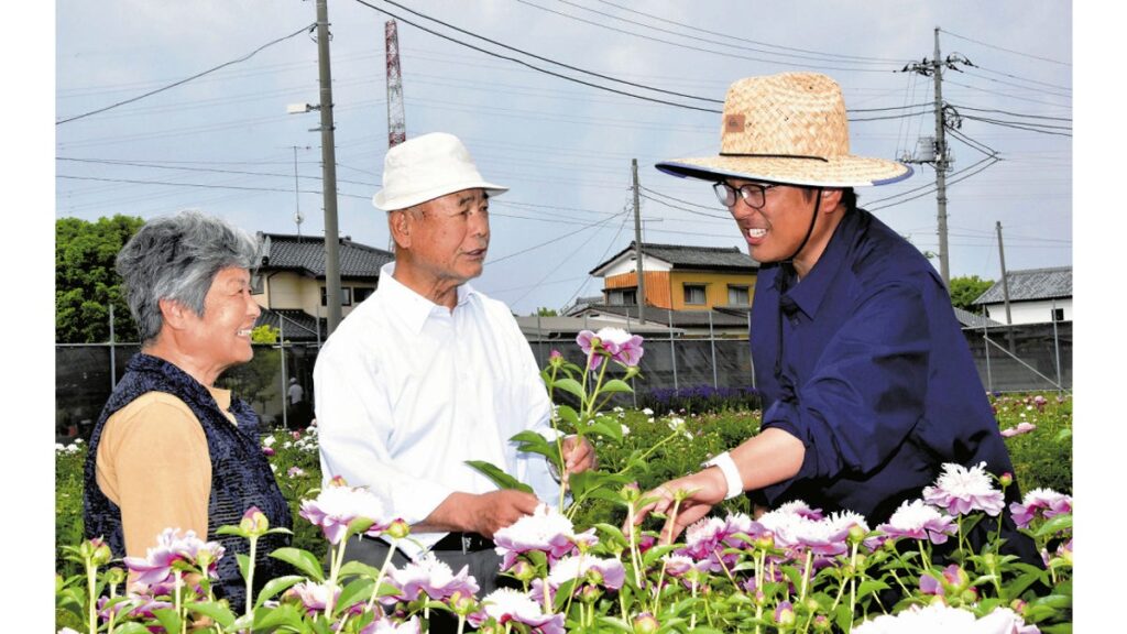 [ニュース] 秘書から農家転身で花咲く…足利の耕作放棄地にシャクヤク満開、４年かけ整備