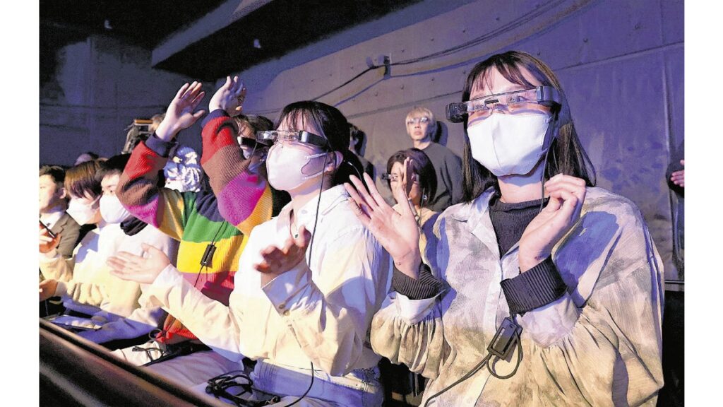 [ニュース] みんなが楽しむ音楽ライブへの模索続く…視聴覚障害者向けの鑑賞支援サービスを試験導入
