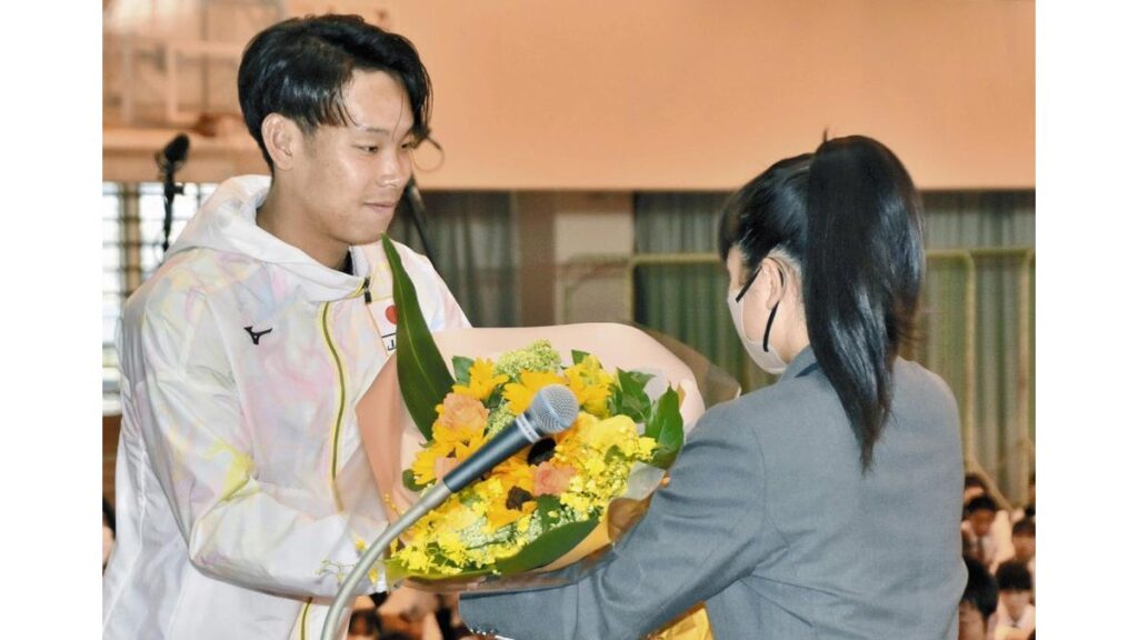 [ニュース] パリ五輪水球代表内定の荻原大地選手「夢を強く持っていたおかげ」…鹿児島市の母校で激励会