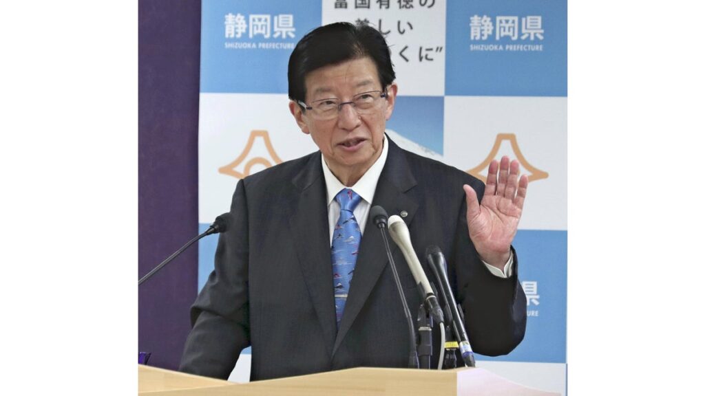 [社会] 川勝平太知事「仙人になる」「小鳥とお話しして過ごす」…退任記者会見、替え歌も披露