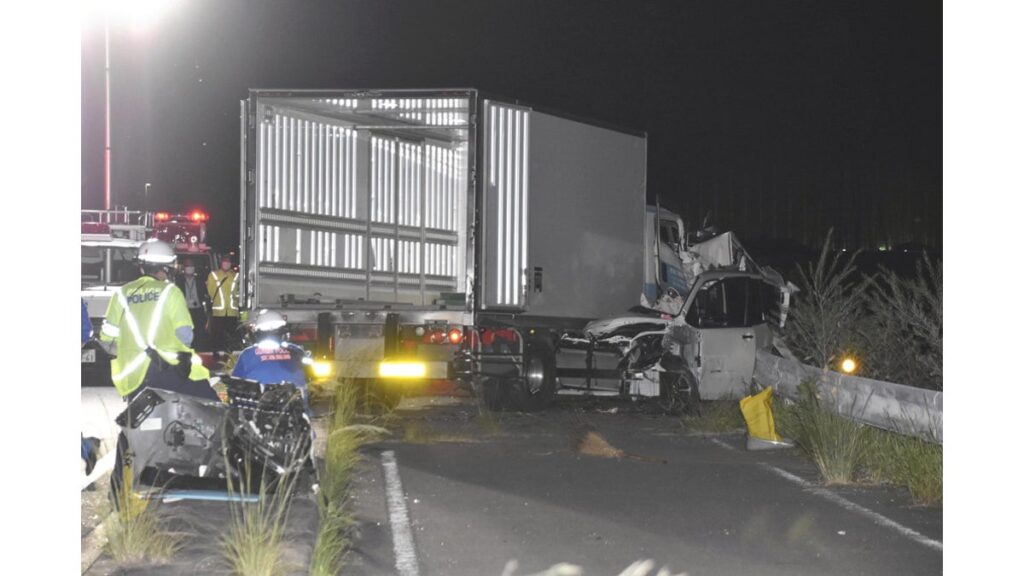 [社会] 群馬３人死亡、トラックは事故直前９０キロで走行か…運送会社社長「わだちにハンドル取られ戻れなかったのでは」