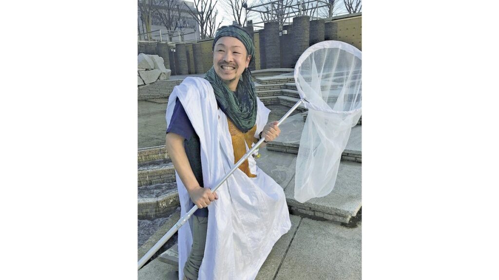 [本のインタビュー] 「バッタを倒すぜ アフリカで」前野ウルド浩太郎さん バッタ博士、夢実現の続編