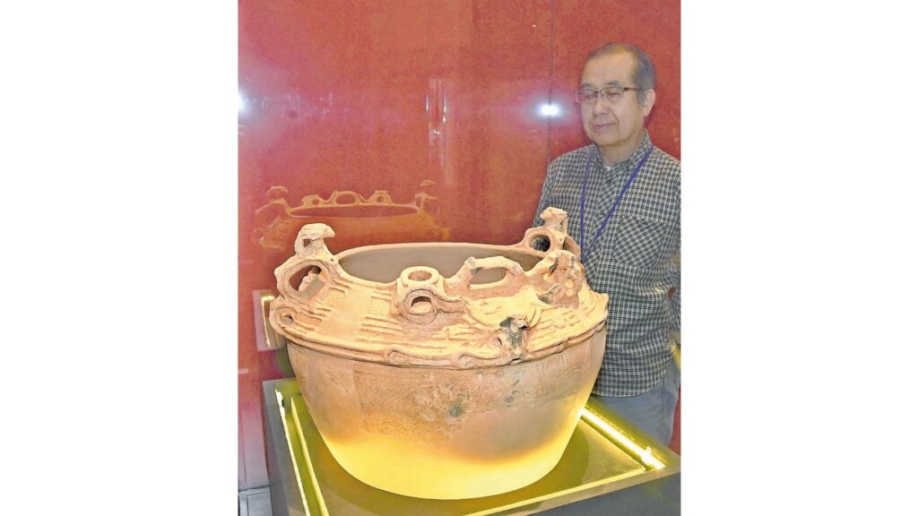 [エンタメ・文化] 土偶のような人体像、縄文土器の取っ手部分に２個１対…専門家「子供のよみがえり願う両親か」