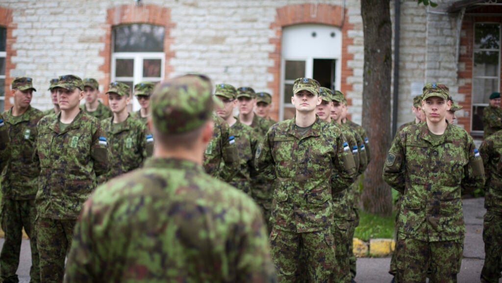 エストニア、ウクライナの「後方」職への軍隊派遣について「真剣に」議論：公式－防衛を打ち破る