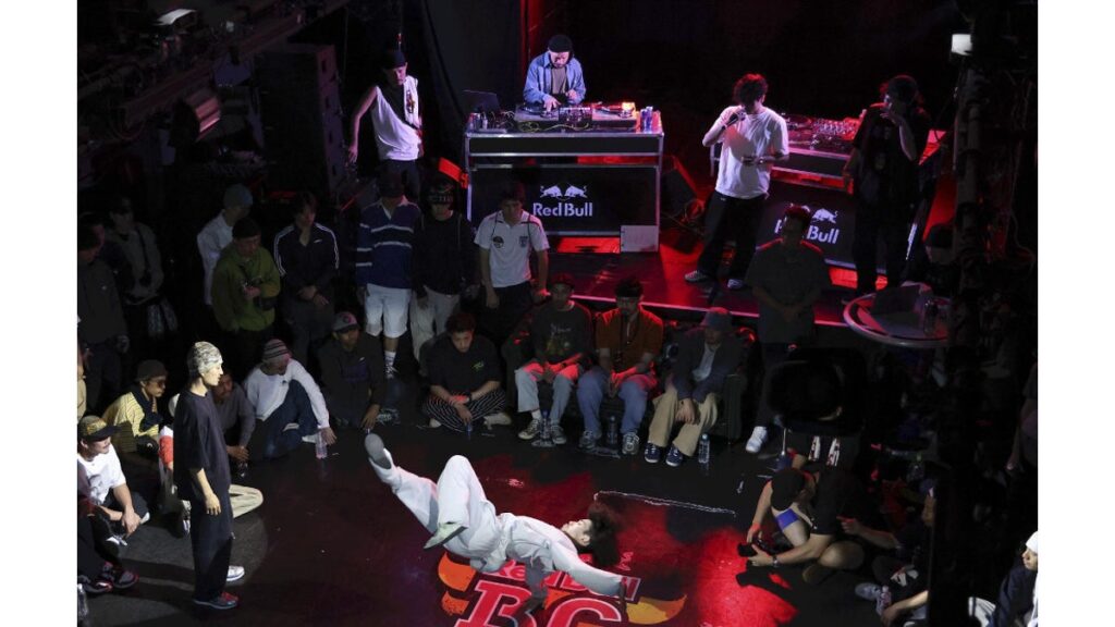 [アクションスポーツ] ブレイキン盛り上げるＤＪは「全てアドリブ」…即興ダンスに音楽がピタリの神ワザ〈関西発 月イチ！ ＳＰＯＲＴＳ〉