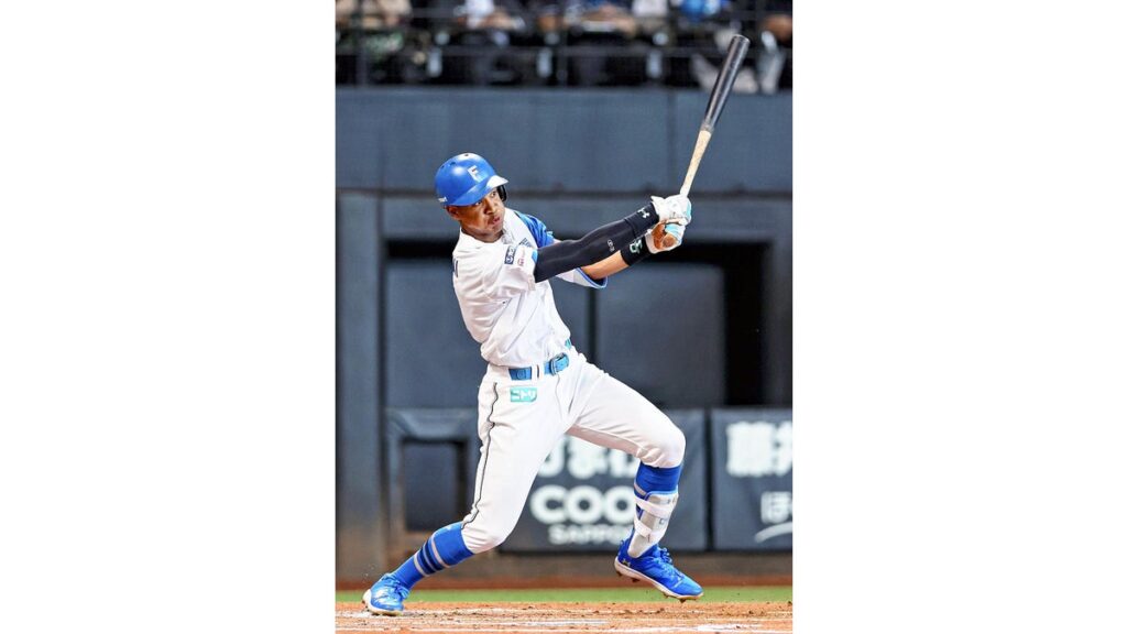[プロ野球] 万波中正３ラン、日ハムが今季初の２桁得点で５連勝…ソフトバンクは楽天に逆転勝ち