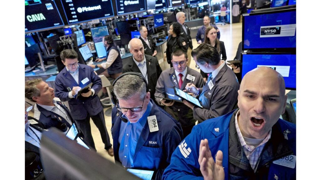 [経済] ＮＹダウ、初の４万ドル突破…インフレ長期化懸念和らぎ歴史的な高値水準に
