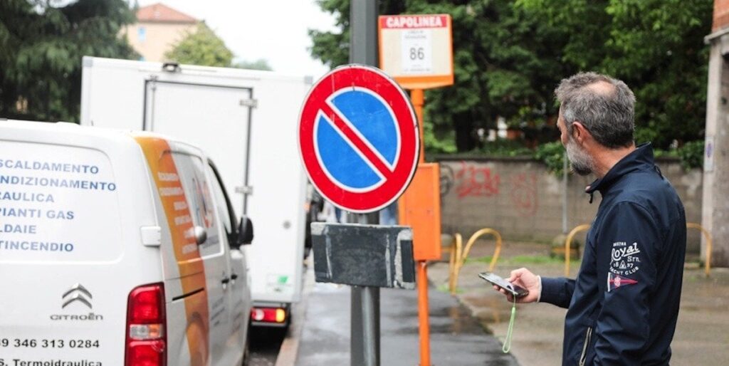 ミラノで駐車禁止の車の大規模調査 - Il Post