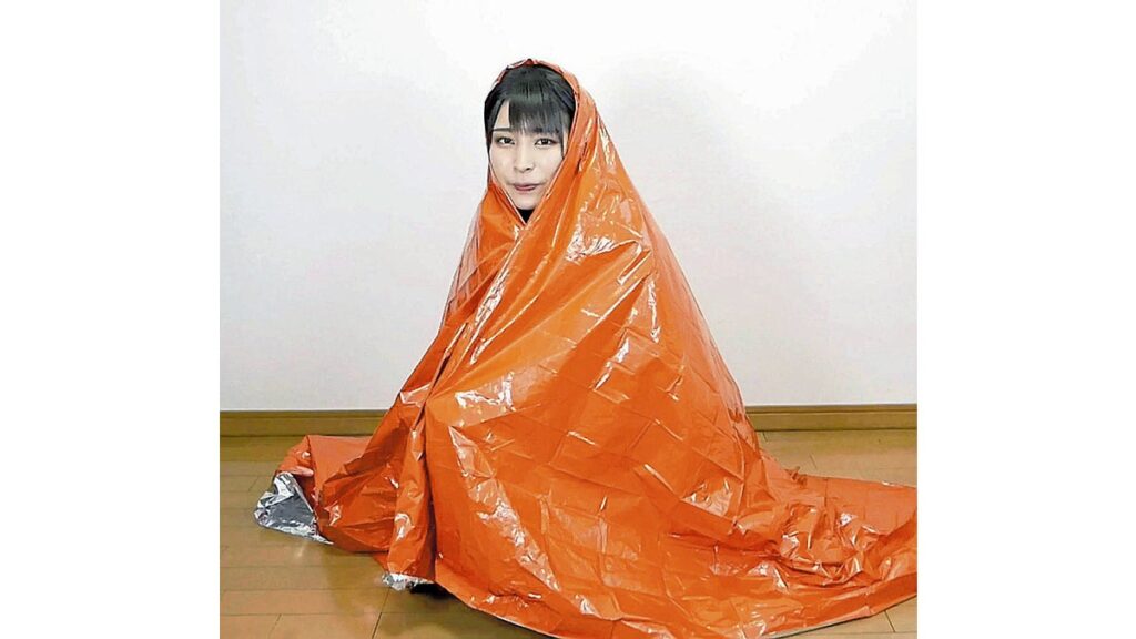 [かほなんのサバイバル術] 空気や食料「３の法則」知ってる？防寒グッズ、水十分に