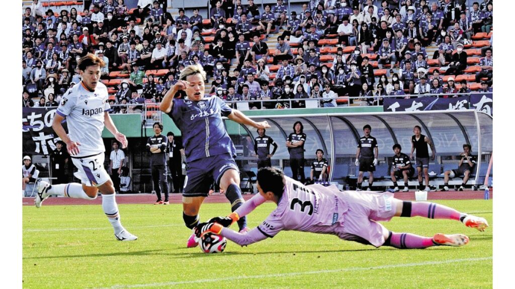 [ニュース] サッカーＪ２・鹿児島ユナイテッド、今季初の３連敗…再三ゴールに迫るも長崎崩せず