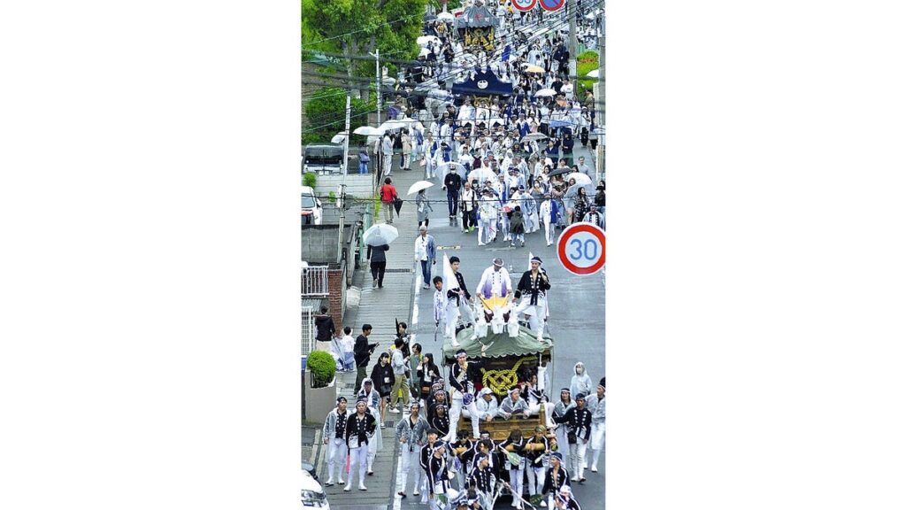 [ニュース] だんじり２６台 河内長野市制７０年祝う