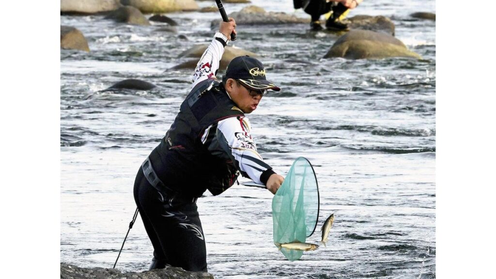 [ニュース] 待ちわびた「アユ漁」解禁、釣り人「毎年この時期になると血が騒ぐ」…九州北部の筑後川水系