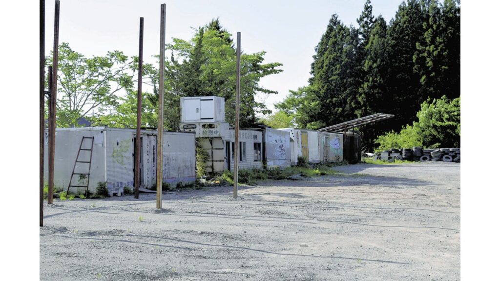 [社会] 男女４人に襲われた男性、円筒形の容器に密閉され死亡…地中に２度埋められる