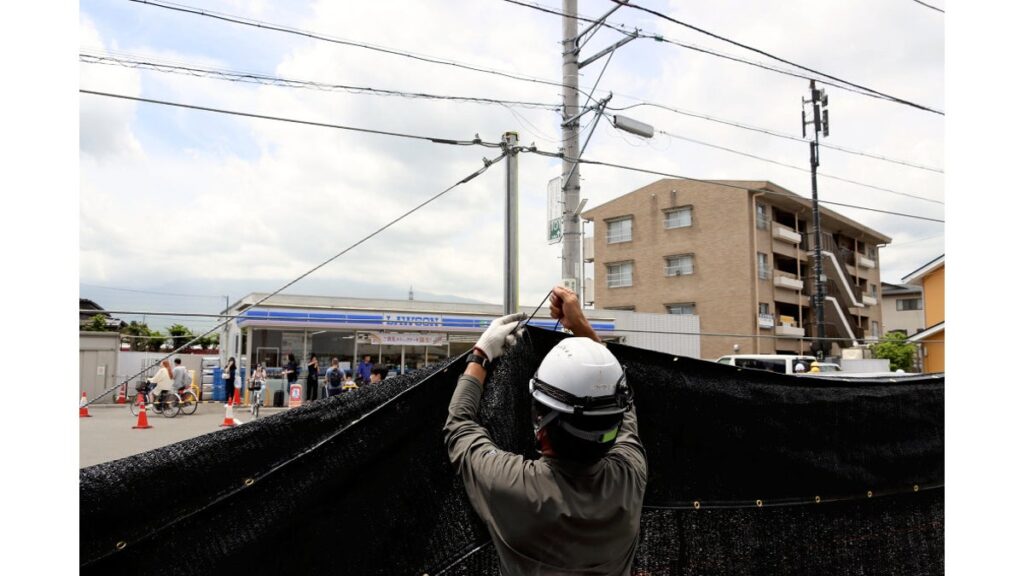 [社会] 「コンビニに富士山」に幕…河口湖町「苦渋の選択」、ＮＹの男性「他に方法なかったのか」