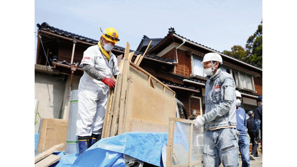 [ニュース] 生かされた命被災者のために、同僚連れ東日本や能登へ…阪神大震災で阪高から転落寸前のバスに乗務