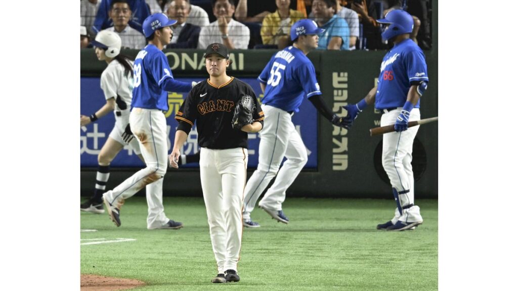 [プロ野球] 二死から連続四球きっかけに逆転された巨人・堀田はうなだれた…指揮官「代えて楽をさせたくなかった」