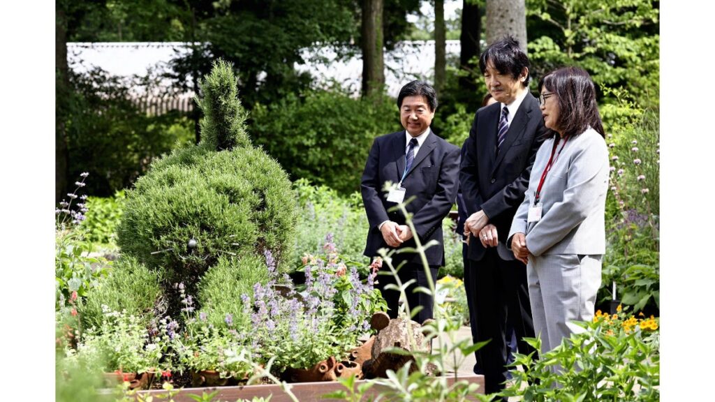 [皇室] 秋篠宮さまが植物園協会大会に出席、水戸市植物公園を視察…「パキポディウムとアデニウムが好きです」