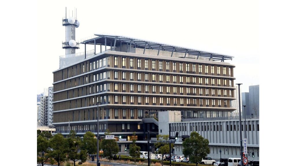 [ニュース] 執行猶予判決の翌日にＳＮＳで知り合った女子高校生連れ出す…２５歳女を未成年者誘拐容疑で逮捕