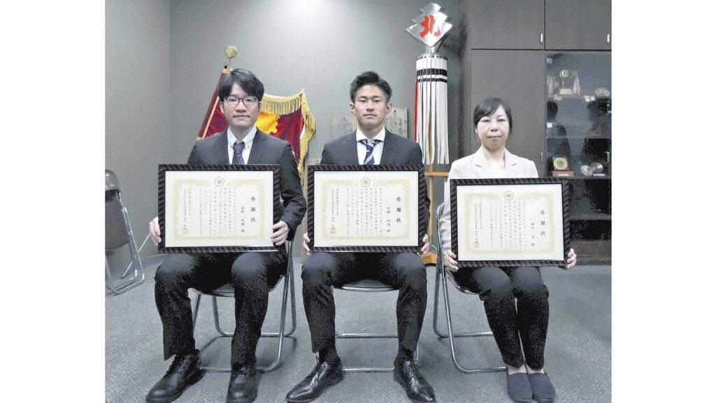 [社会] 北九州マラソンで心肺停止のランナー救命、走者ら３人に感謝状…社会復帰した男性「私も家族も救われた」