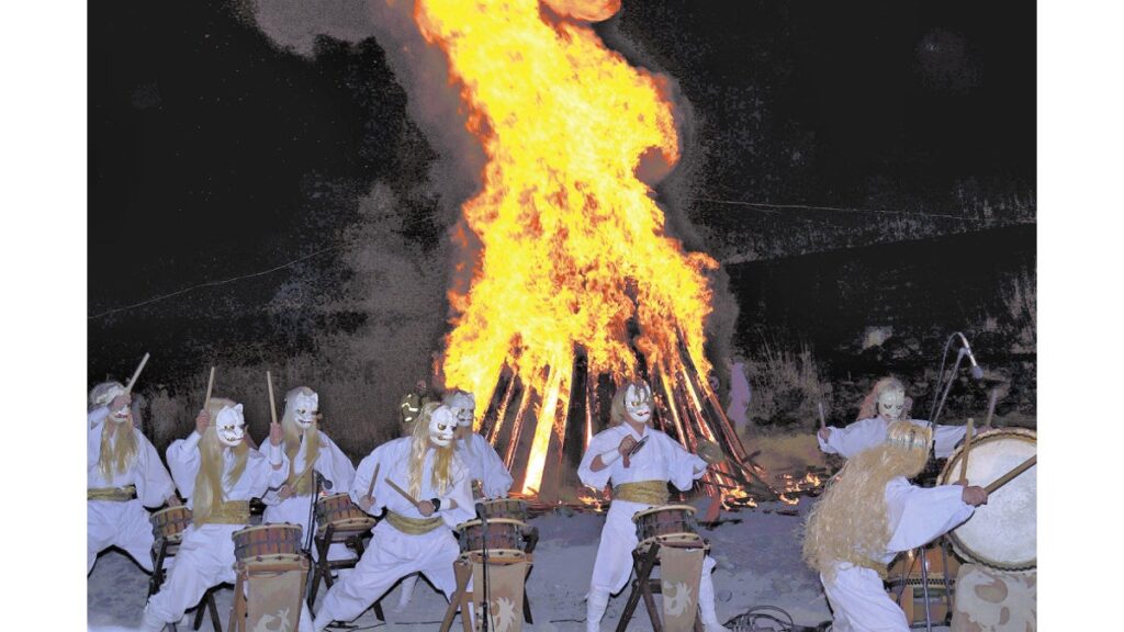 [ニュース] 「九尾の狐」伝説で知られる殺生石で、那須岳の怒りを鎮める「御神火祭」…栃木