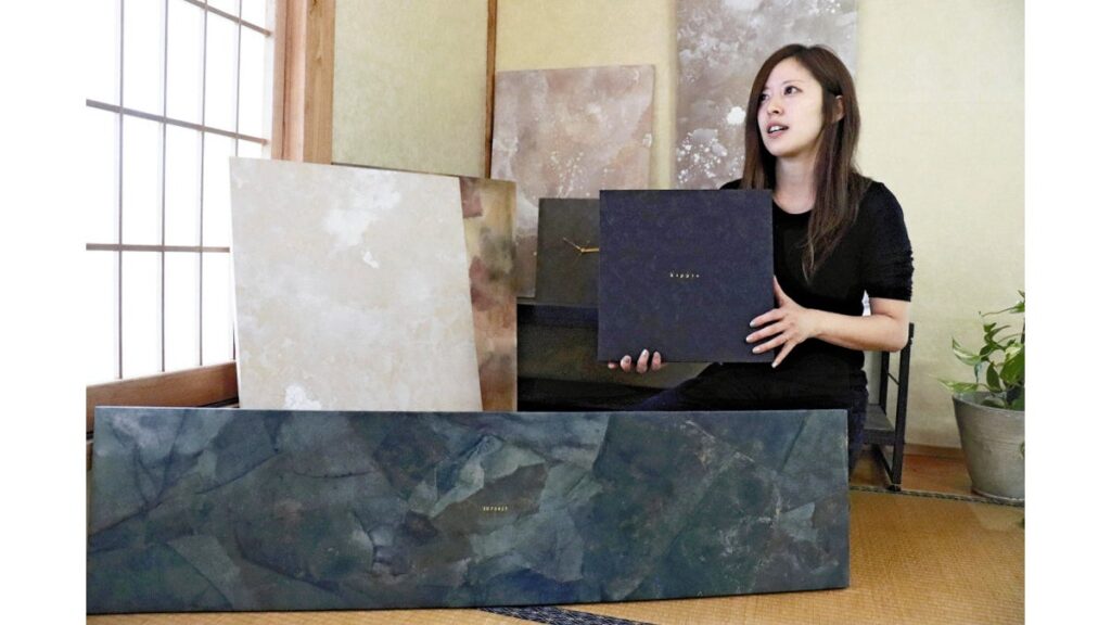 [ニュース] ペーパーレス時代に「和紙」魅力体感して…靴下・壁紙・名刺、ぬくもり生かし味わい深く