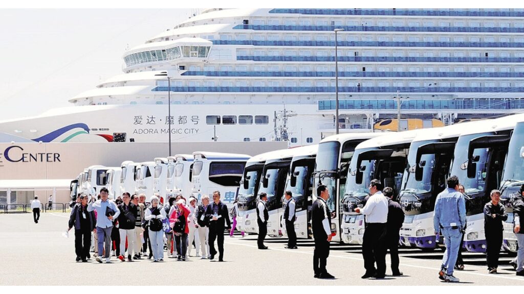 [ニュース] 訪日客「オーバーツーリズム」どうする？…渋滞解消へ観光バス分散システム・人手要らずのＡＩ案内